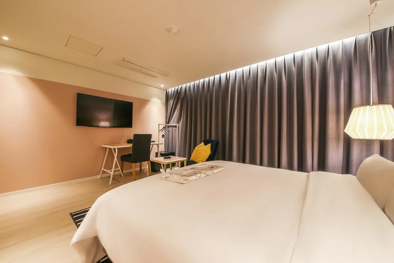 Hotel Londoner Hwamyeong Busan 2*,  South Korea