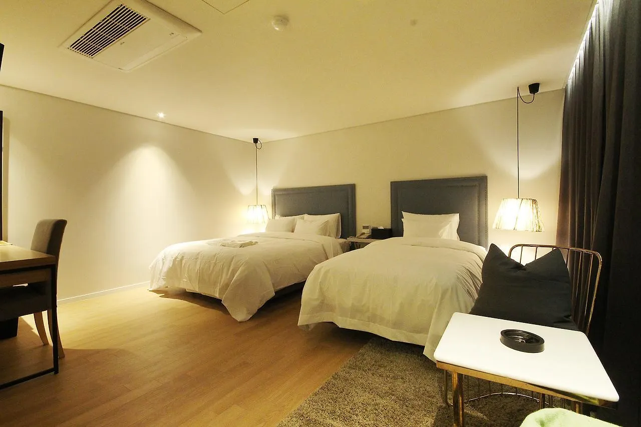 Hotel Londoner Hwamyeong Busan 2*,  South Korea