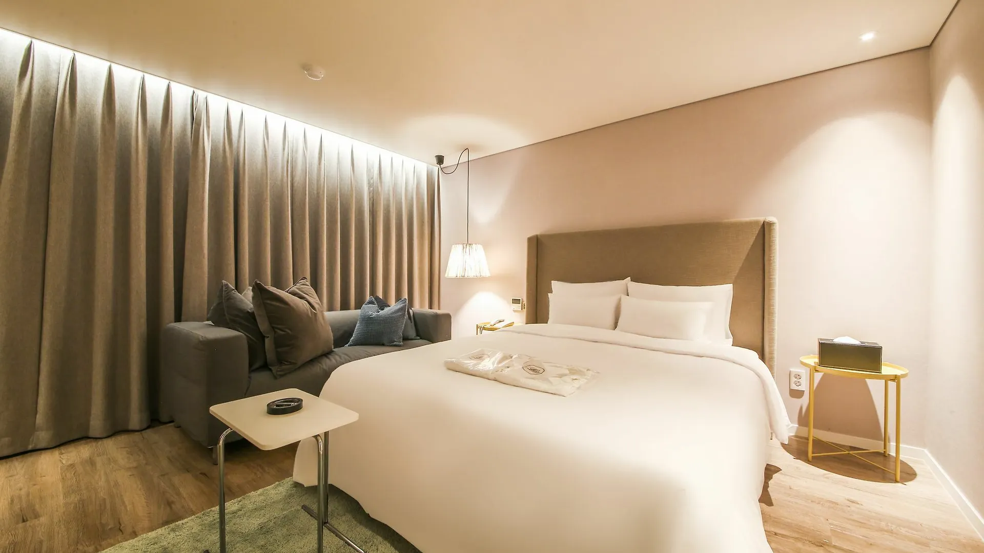 Hotel Londoner Hwamyeong Busan